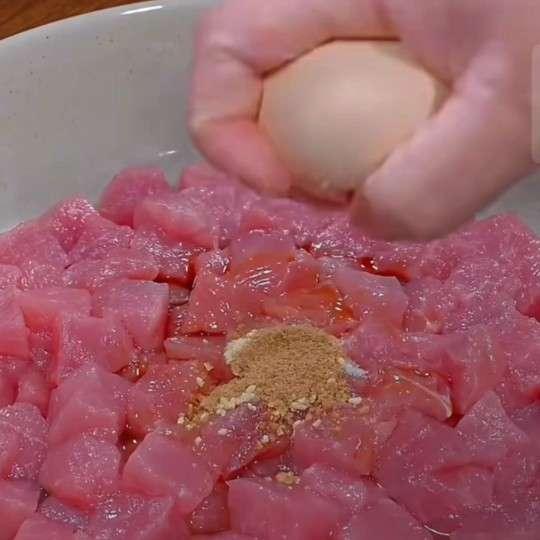 菠萝咕噜肉